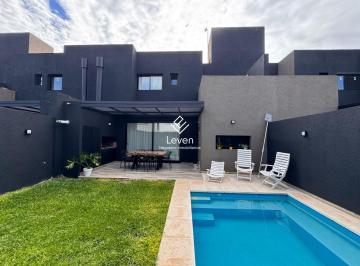 Casa · 360m² · 6 Ambientes · 2 Cocheras · Duplex 3 Dorm. San Ignacio Village