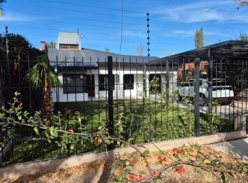 Casa · 230m² · 3 Dormitorios · 2 Cocheras · Casa en Longone - Chacras de Coria