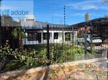 Casa · 230m² · 3 Dormitorios · 2 Cocheras · Casa en Longone - Chacras de Coria