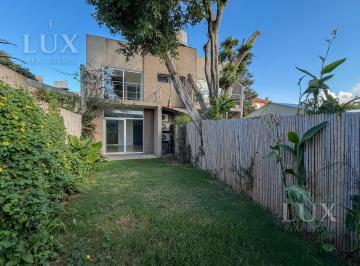 PH · 124m² · 3 Ambientes · 1 Cochera · PH en Alquiler con 2 Habitaciones, Cochera y Jardín Propio en Martinez