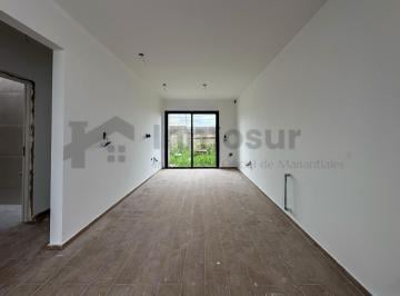 Casa · 70m² · 2 Dormitorios · 1 Cochera · Duplex en Venta 2 Dorm Quebradas de Manantiales
