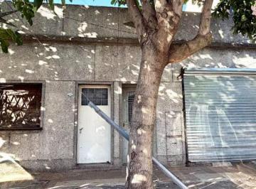 Casa · 150m² · 4 Ambientes · 1 Cochera · Venta Casa 2 Familias a Refaccionar San Justo