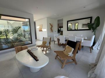 Casa · 224m² · 6 Ambientes · 1 Cochera · Casa en Alquiler en Castaños, Nordelta, Tigre