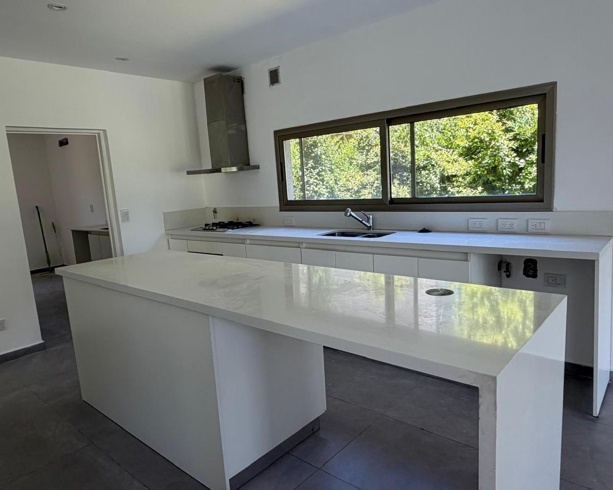 Casa en VENTA de 4 dormitorios - Barrio Castaños, Nordelta