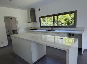 Casa · 230m² · 5 Ambientes · 1 Cochera · Casa en Venta en Castaños, Nordelta, Tigre