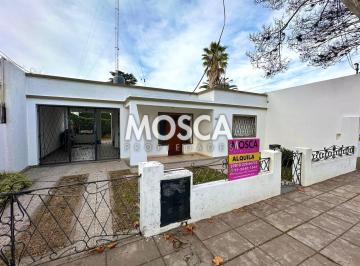 Casa · 100m² · 3 Ambientes · 2 Cocheras · Casa en Alquiler Moreno Centro