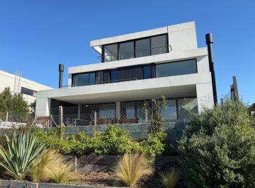 Casa · 350m² · 5 Ambientes · Casa en Venta en El Yacht, Nordelta, Tigre