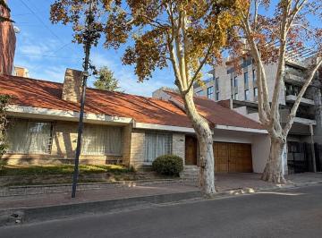 Casa · 452m² · 5 Dormitorios · 2 Cocheras · Casa Sargento Cabral Entre Huarpes y Paso de Lo Andes