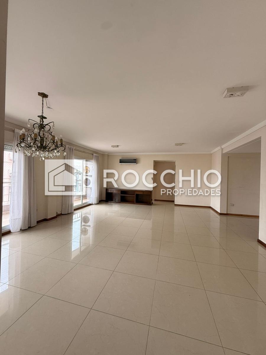 Pacifico Rodriguez  al 5000