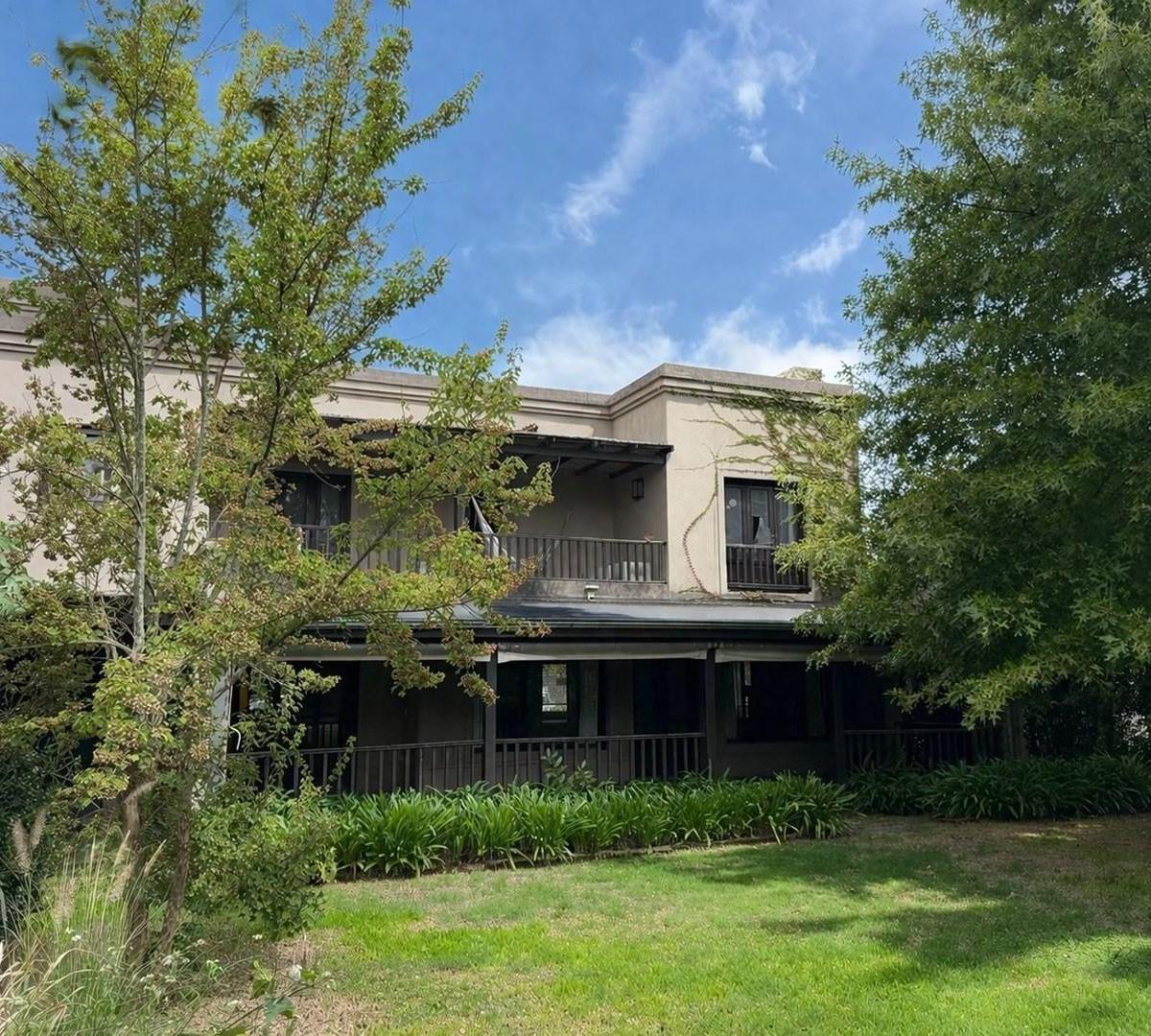 Casa en venta de 4 dormitorios | Barrio Santa Maria de Tigre | Tigre 0