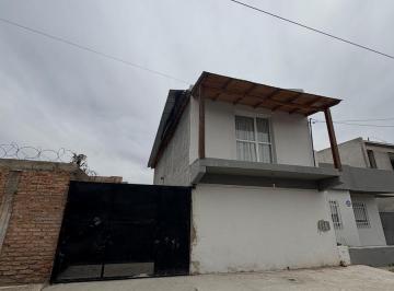 Casa · 120m² · 3 Ambientes · 1 Cochera · Casa en Centenario