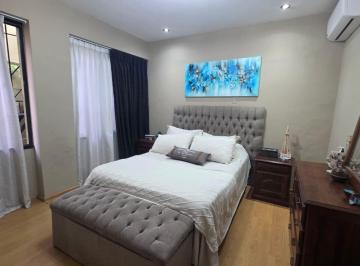 Casa · 150m² · 4 Ambientes · 2 Cocheras · Casa en Lanús Oeste Venta