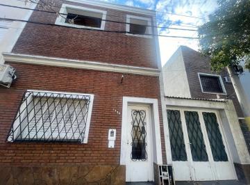 Casa · 189m² · 8 Ambientes · 2 Cocheras · Casa en Arroyito