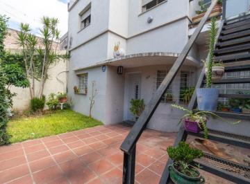 Casa · 173m² · 6 Ambientes · 1 Cochera · 2 Casas en Venta - P. B y P. a