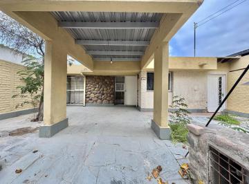 Casa · 5 Ambientes · 1 Cochera · Casa en Venta en Villa del Parque, Godoy Cruz, 3 Dorm., Patio, Depósito, Apta Crédito