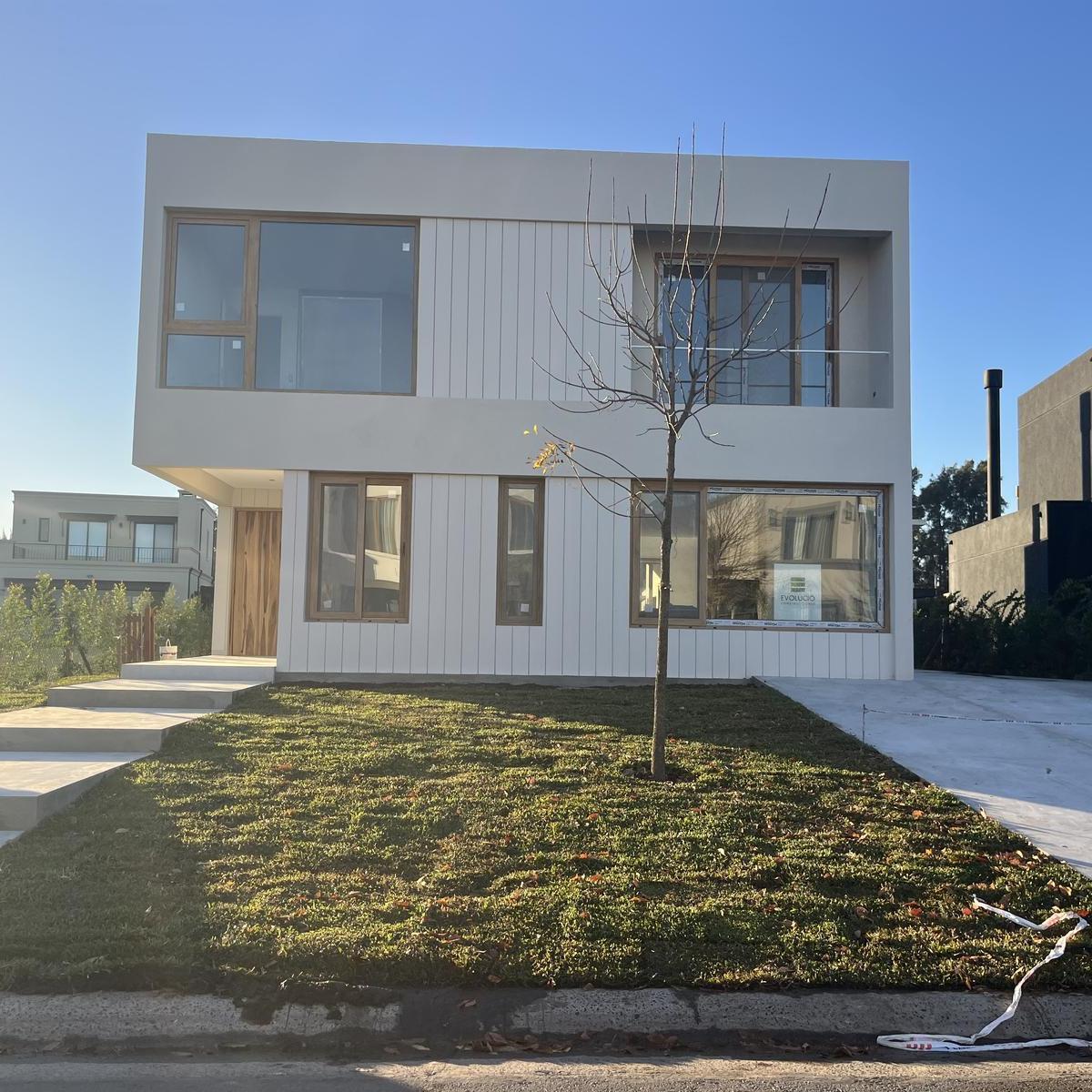 Casa a la Venta en el Barrio Carpinchos Nordelta