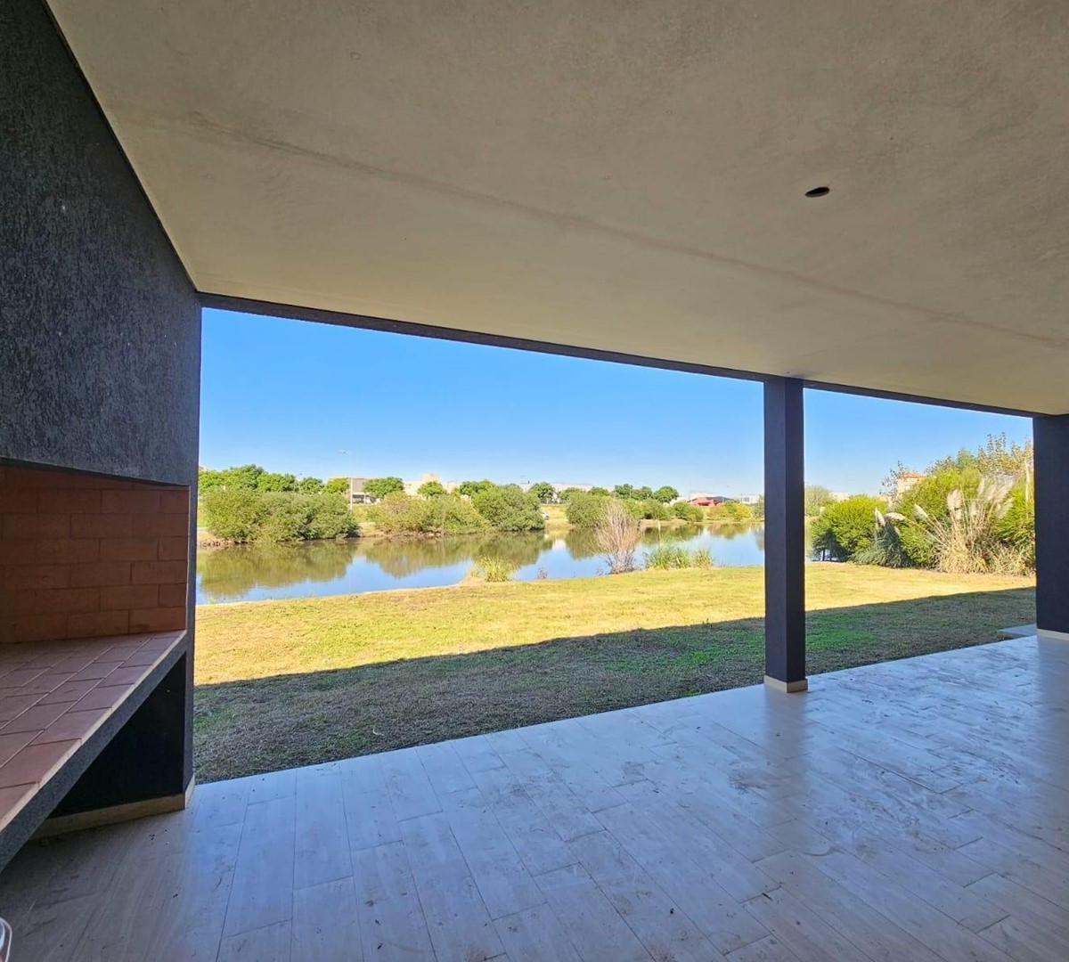 Casa en VENTA de 3 dormitorios en 1 planta al Agua| Barrio El Canton Golf, Escobar 0