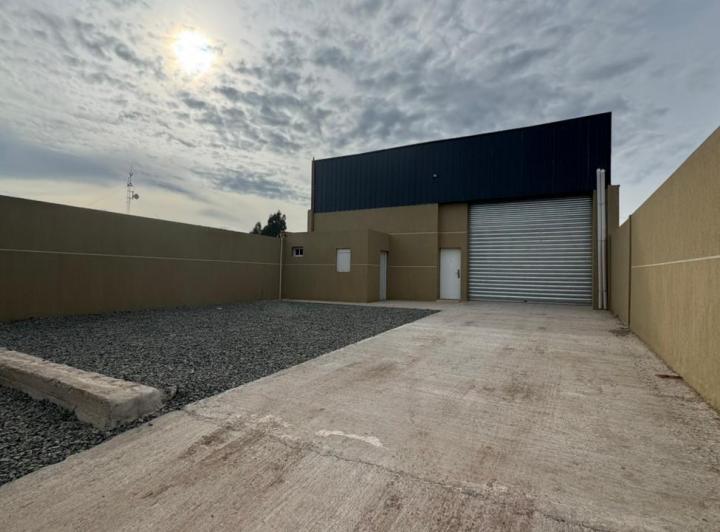 Depósito · 240m²