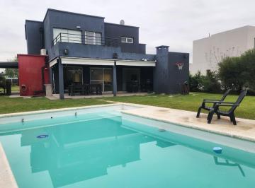 Casa · 160m² · 4 Ambientes · 2 Cocheras · Casa en Alquiler en El Cantón Norte, El Cantón, Escobar