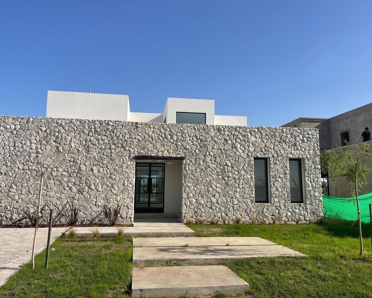 Casa en Venta a la laguna de 4 dormitorios | Santa Ana | Villanueva 0