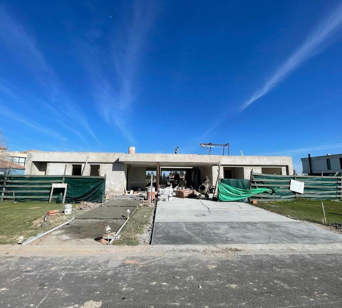 Casa de 3 dormitorios en venta al río | En una planta con pileta | Barrio El Naudir , Escobar 300