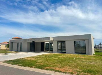 Casa · 259m² · 5 Ambientes · 2 Cocheras · Casa en Venta Ubicado en El Naudir, Escobar, G. B. a. Zona Norte