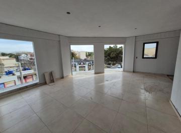 Se ofrece para la venta hermoso y amplio departamento de 3 ambientes en esquina, · Departamento de 3 Ambientes en Venta