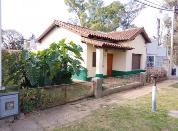 Casa de 4 ambientes, La Plata · Gran Potencial - Casa en Venta 3 Dorm. - Villa Elisa, La Plata