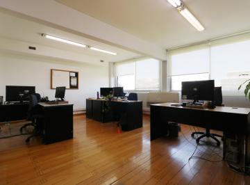 Edificio · 85m² · Venta Oficina en Congreso - Piso Alto - Vista Abierta - Luminosa - Apto Credito - Permuta
