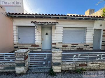 PH · 70m² · 3 Ambientes · PH Tipo Casa de 3 Ambientes Al Frente en Banfield Oeste