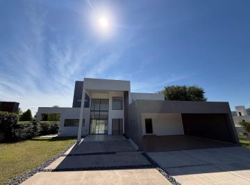 Foto · Casa en Venta 5 Dorm. en Altos de Carlos Paz Country