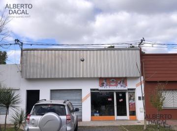 Casa · 197m² · 5 Ambientes · 1 Cochera · Casa y Local - Venta - en Villa Elisa