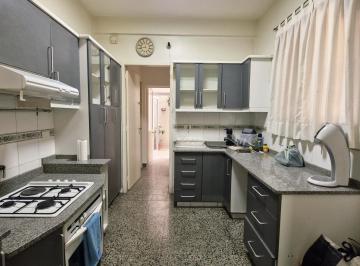 Departamento · 136m² · 3 Ambientes · Vende Grande 3 Ambientes con Dep y Patio