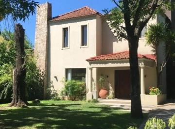 Casa · 220m² · 4 Ambientes · 7 Cocheras · Casa en Venta Villa Nueva Tigre 4 Ambientes Pileta y Quincho