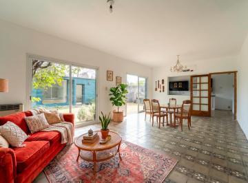 Casa · 150m² · 4 Ambientes · 1 Cochera · Casa en Venta 3 Dorm. en Villa Belgrano | Patio, Estudio y Excelente Ubicación