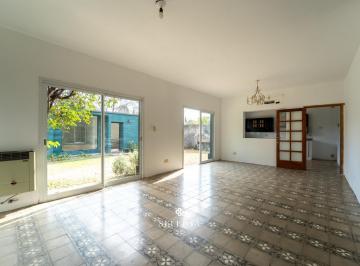 Casa · 150m² · 9 Ambientes · 1 Cochera · Casa en Venta 3 Dorm en Villa Belgrano | Patio, Estudio y Excelente Ubicación