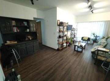 Departamento de 4 ambientes, Caballito · Impecable 4 Ambientes con Balcon Corrido y Cochera Fija
