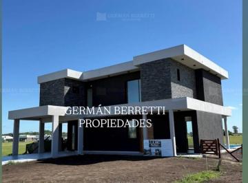 Casa · 240m² · 5 Ambientes · 2 Cocheras · Casa en Venta en El Rebenque, Canning, Esteban Echeverría