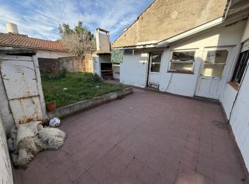 PH · 180m² · 4 Ambientes · 1 Cochera · PH en Bernardino Rivadavia