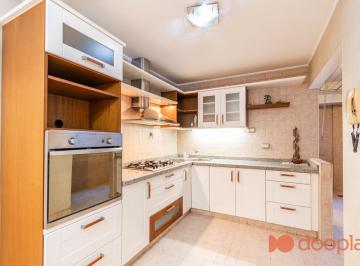 Departamento · 78m² · 3 Ambientes · Venta Departamento 3 Ambientes con Dependencia Flores Balcon Baulera