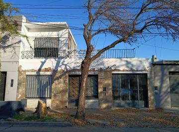 Casa · 143m² · 7 Ambientes · 1 Cochera · Casa en Roque Saenz Peña