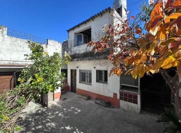 PH · 121m² · 3 Ambientes · 1 Cochera · Venta PH Lanús Oeste 4 Ambientes Cochera Patio Parrilla