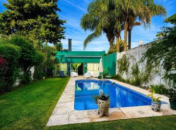 Casa · 335m² · 5 Ambientes · 2 Cocheras · Venta Casa 8,66 X 43 m Piscina 335 m² Cub Olivos Golf