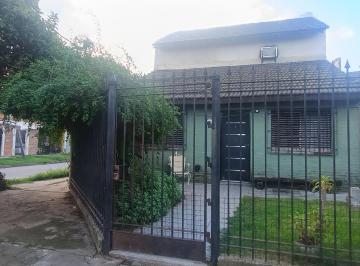 Casa de 9 ambientes, La Matanza · Casa Multifamiliar en Excelente Ubicación