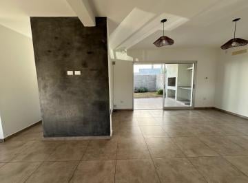 Casa · 155m² · 3 Dormitorios · 1 Cochera · Oportunidad de 3 Dorm 3 Baños en San Ignacio de Manantiales 2
