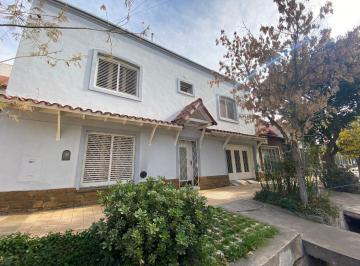 Casa de 5 ambientes, Ciudad de Mendoza · Casa en Venta C/ Cochera en Sexta Sección