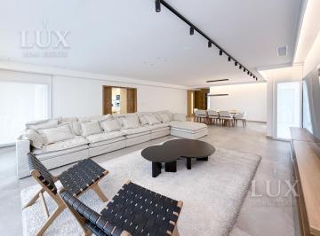 Casa · 504m² · 6 Ambientes · 6 Cocheras · Casa en Venta o Alquiler con 4 Habitaciones, Amarra y Salida Al Rio en El Yacht, Nordelta