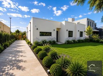 Editado con IA · Casa Venta 4 Amb San Ramon, Pilar del Este Oportunidad