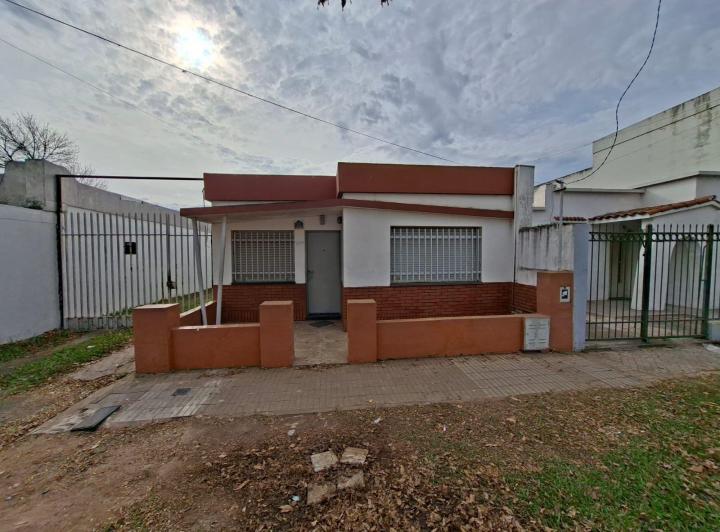 Casa · 4 Ambientes · 1 Cochera