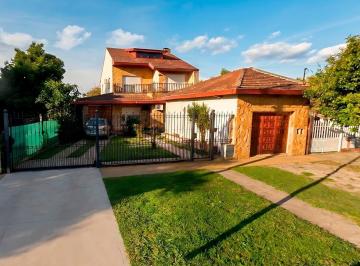 Casa · 275m² · 7 Ambientes · 4 Cocheras · Casa en Venta en Garin Centro